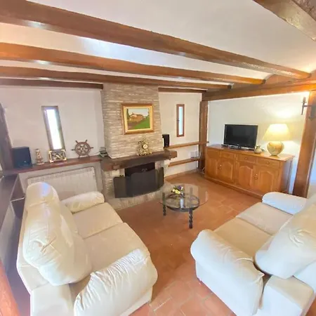 Holiday home Intimate Farmhouse In The Center Of Town *