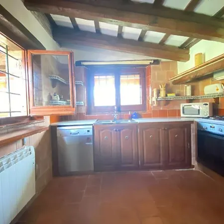 Intimate Farmhouse In The Center Of Town *
